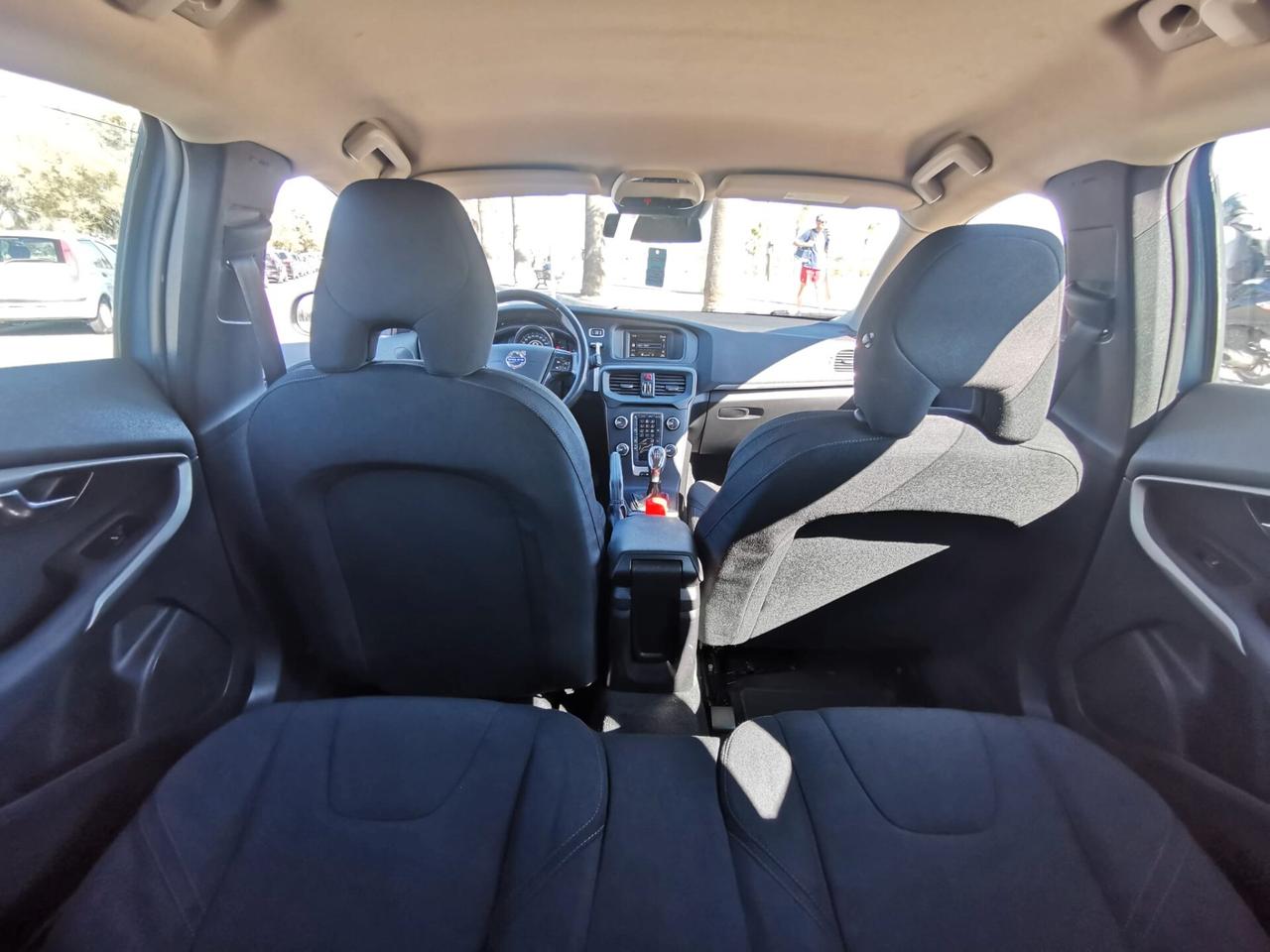 Volvo V40 D2 1.6 Summum 2014