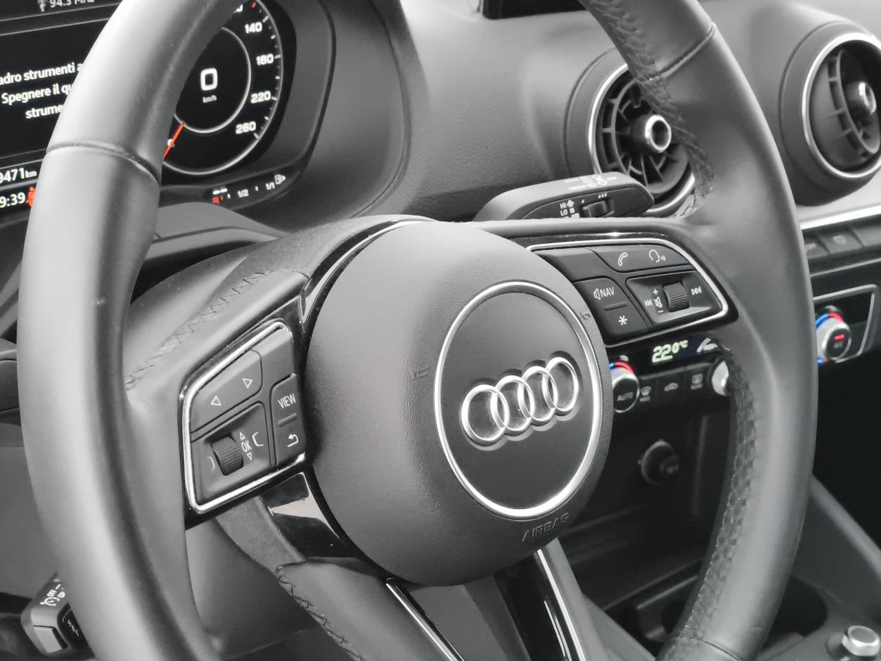 Audi Q2 35 1.5 tfsi Identity Black