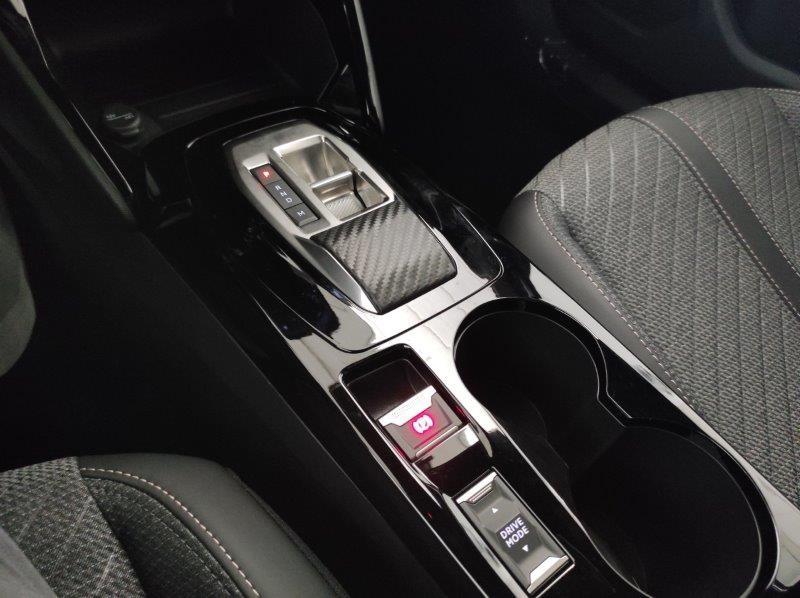 PEUGEOT 2008 2ª serie - 2008 Hybrid 145 e-DCS6 Allure