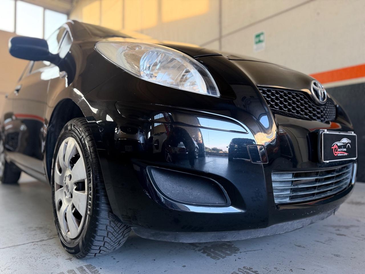 Toyota Yaris 1.0 5 porte Now NEOPATENTATI