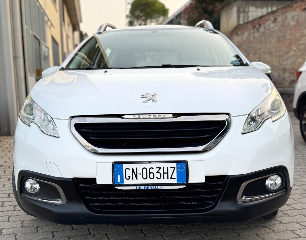 Peugeot 2008 PureTech 82 Allure soli 42.000 km
