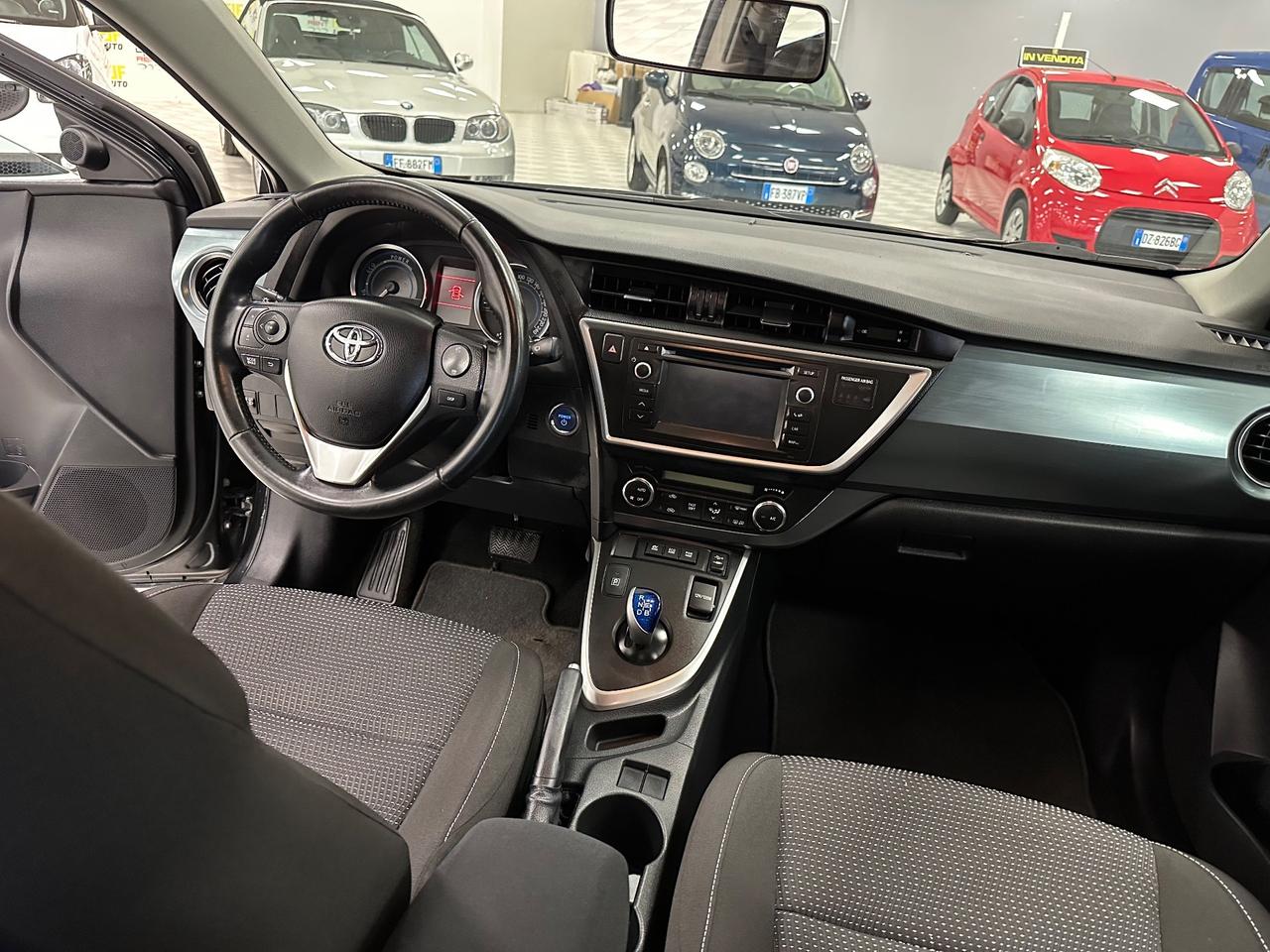 Toyota Auris 1.8 Hybrid Lounge