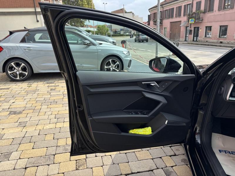 Audi A3 Sportback 35 2.0 tdi Business s-tronic LED-NAVI-18"