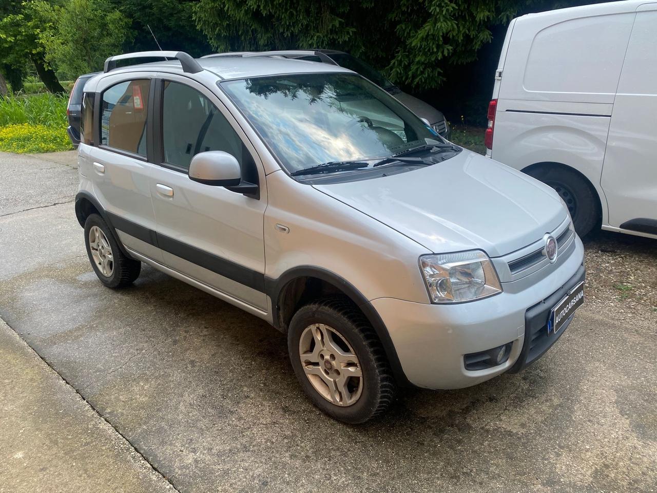 FIAT PANDA 1.3 MJT 4x4 CATENA APPENA SOSTITUITA MOLTO BELLA