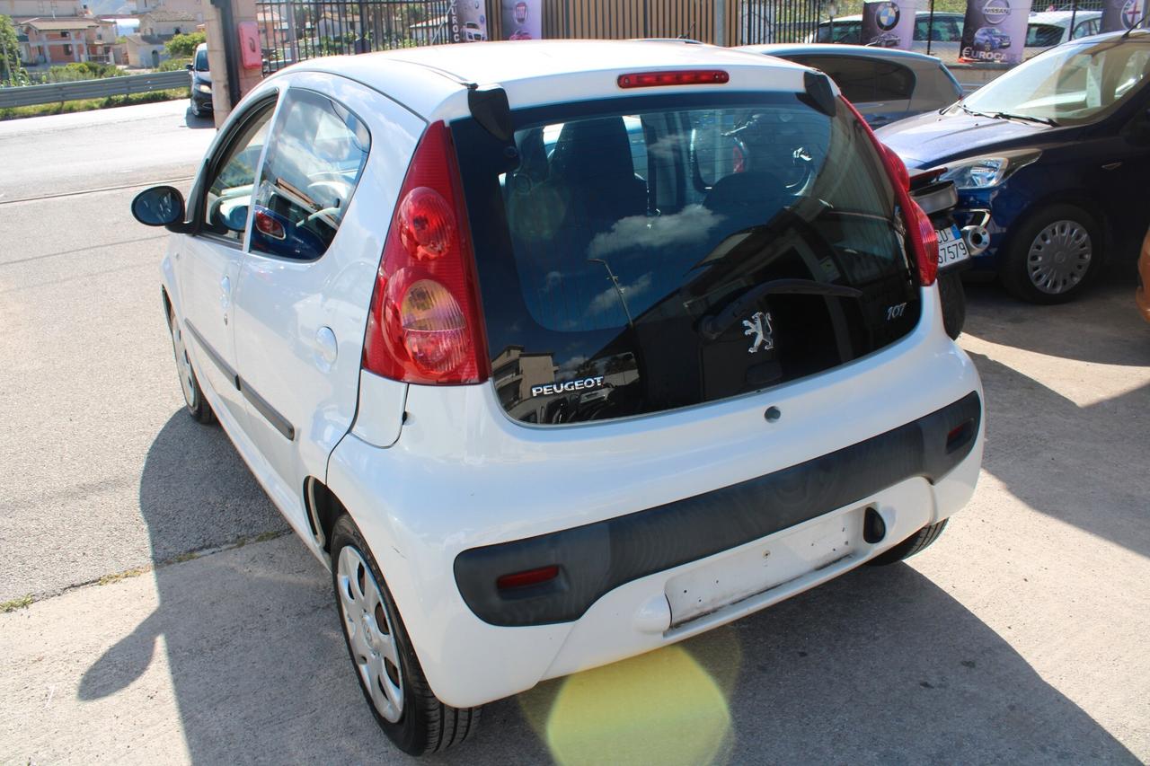 Peugeot 107 1.0 68CV 5p. Plaisir