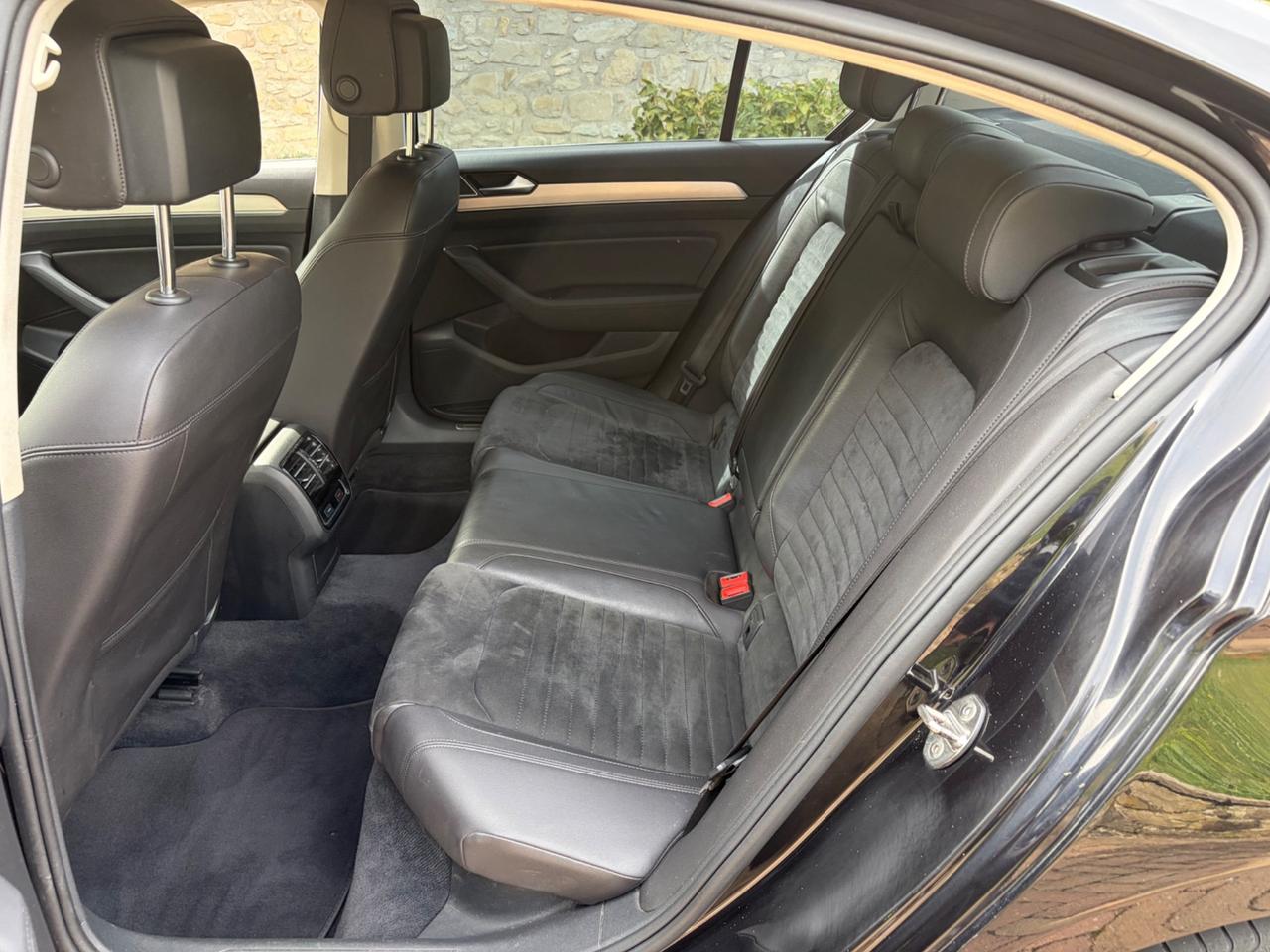 Volkswagen Passat 2.0 TDI 150 CV Highline BlueMotion
