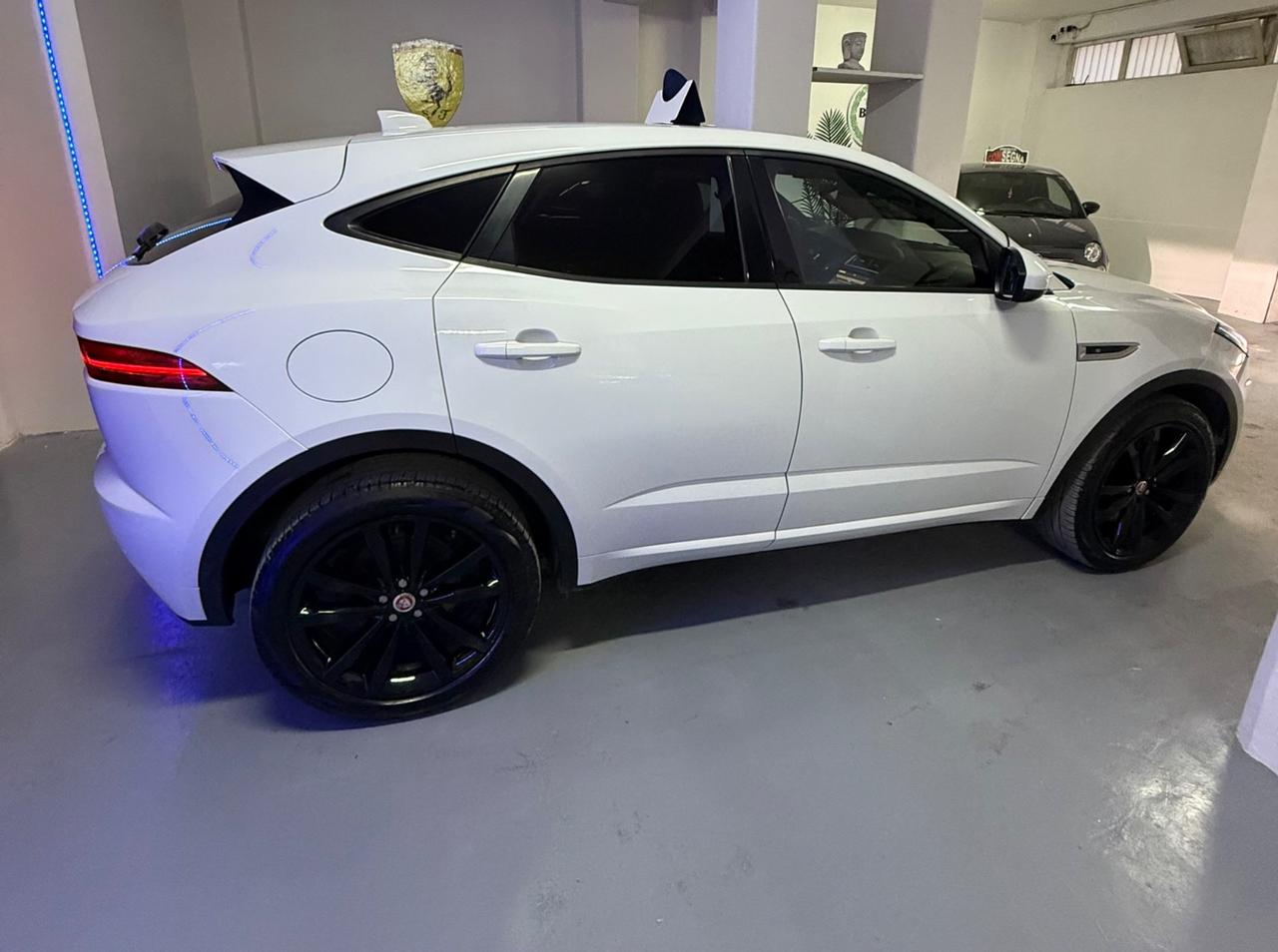 Jaguar E-Pace 2.0D 180 CV AWD aut. R-Dynamic S