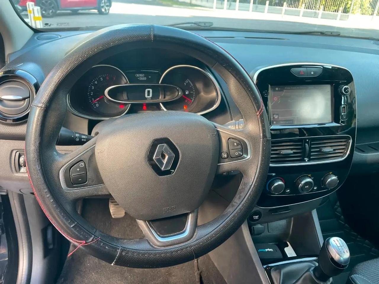 Renault Clio 1.2 75 CV 5 porte