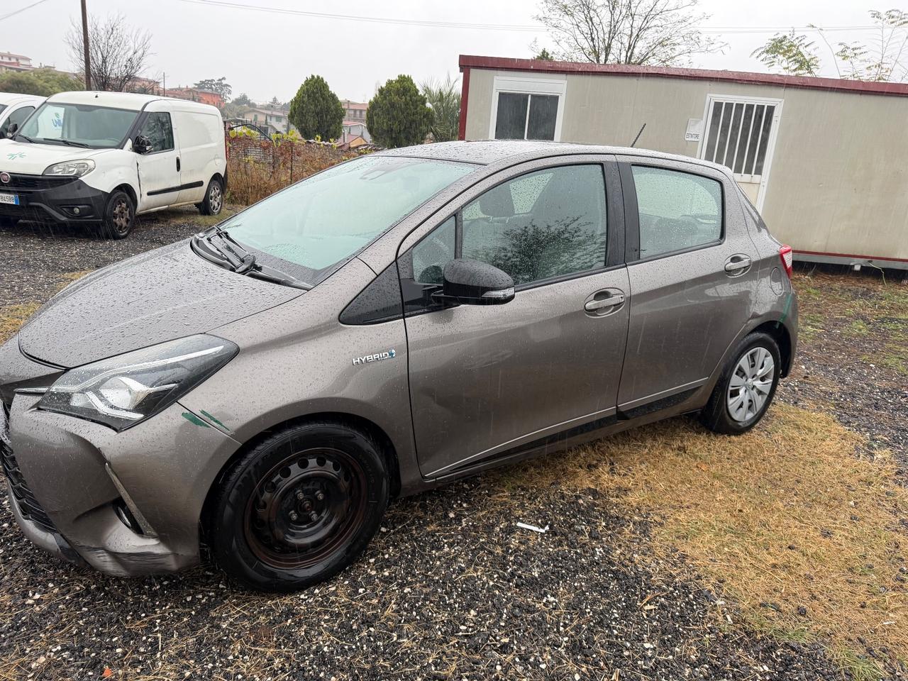 Toyota Yaris 1.5 Hybrid 5 porte Active