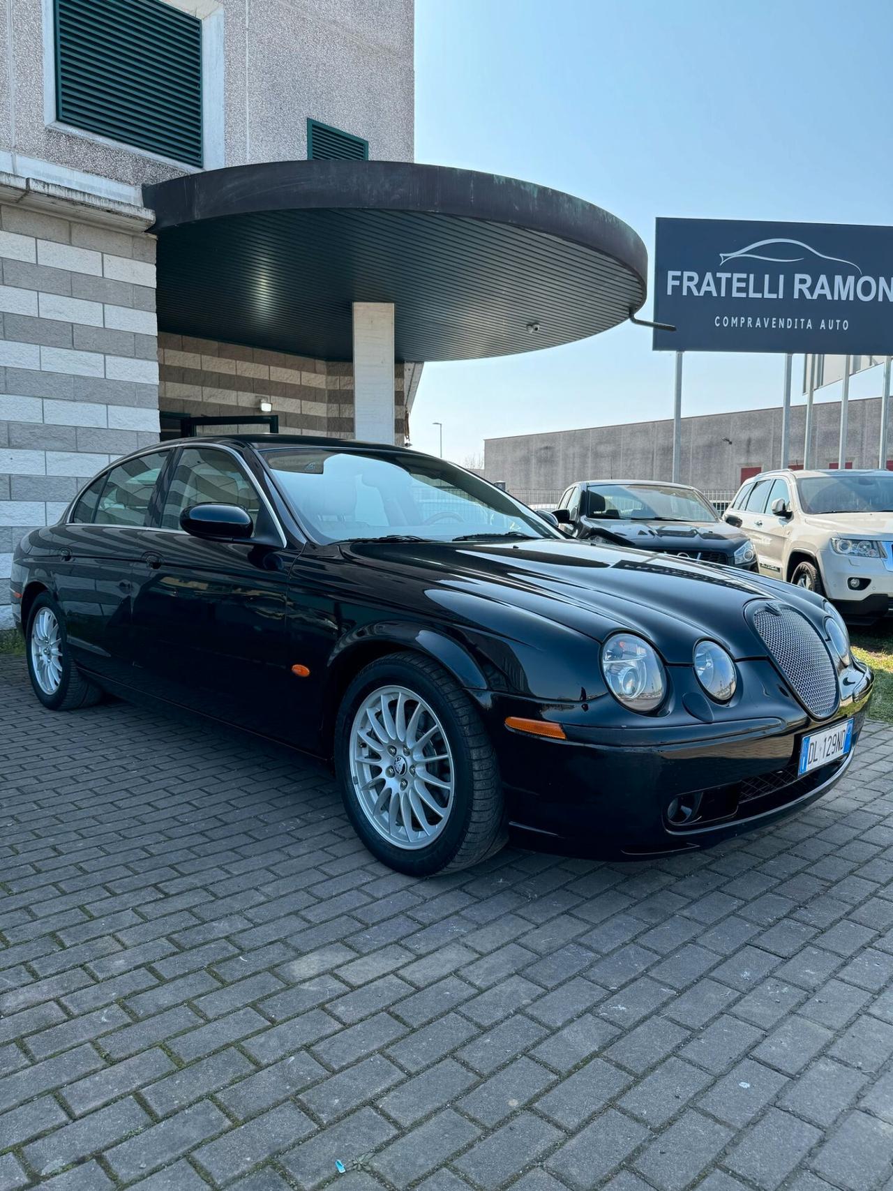 Jaguar S-Type 2.7 diesel V6 Executive