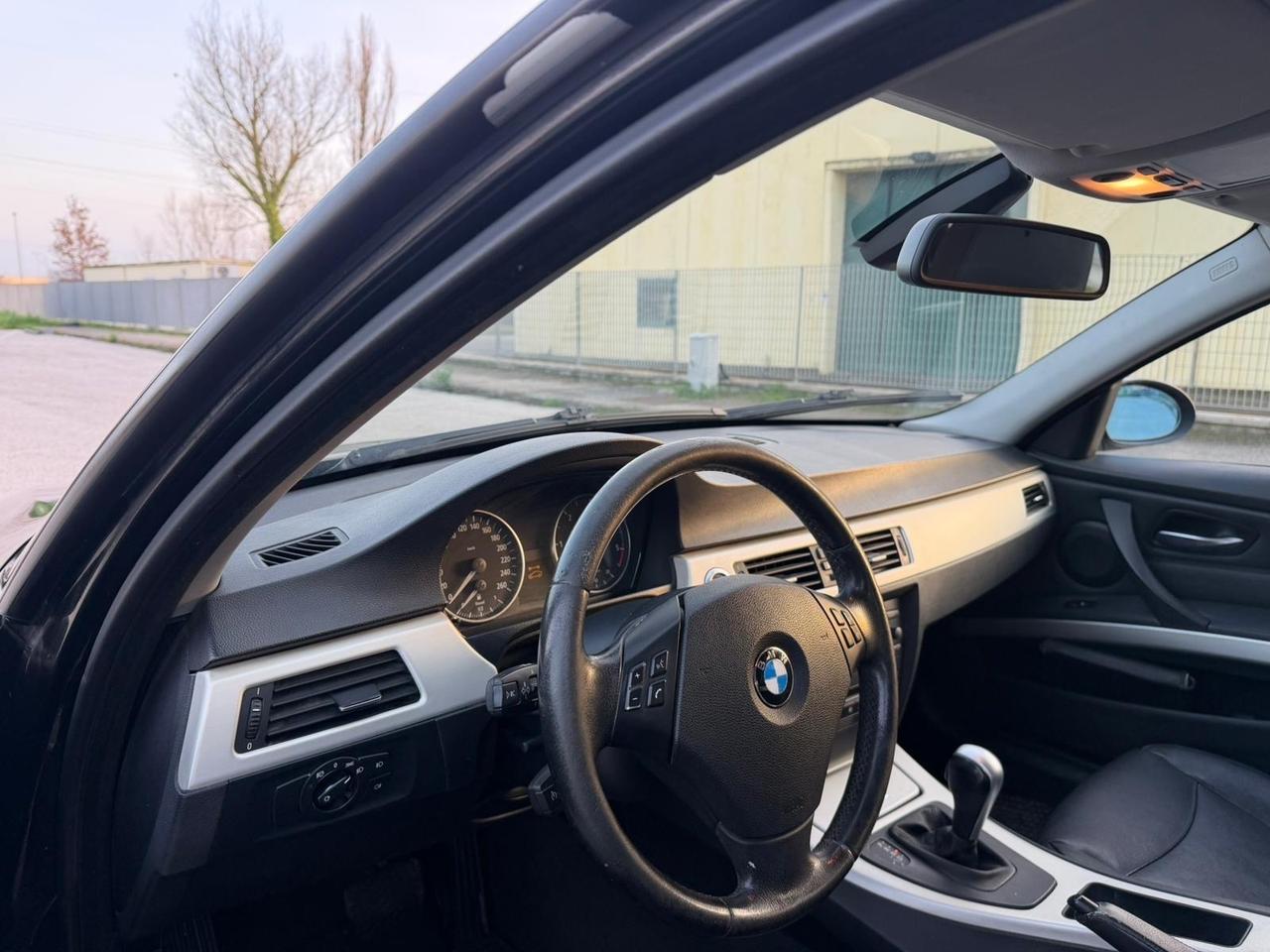 Bmw 320 D. Touring Cambio automatico