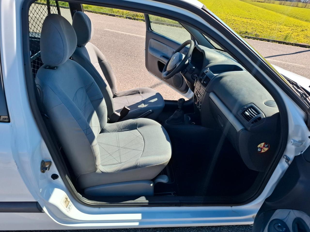 Renault Clio 1.5 dCi 65CV cat 3p. Van