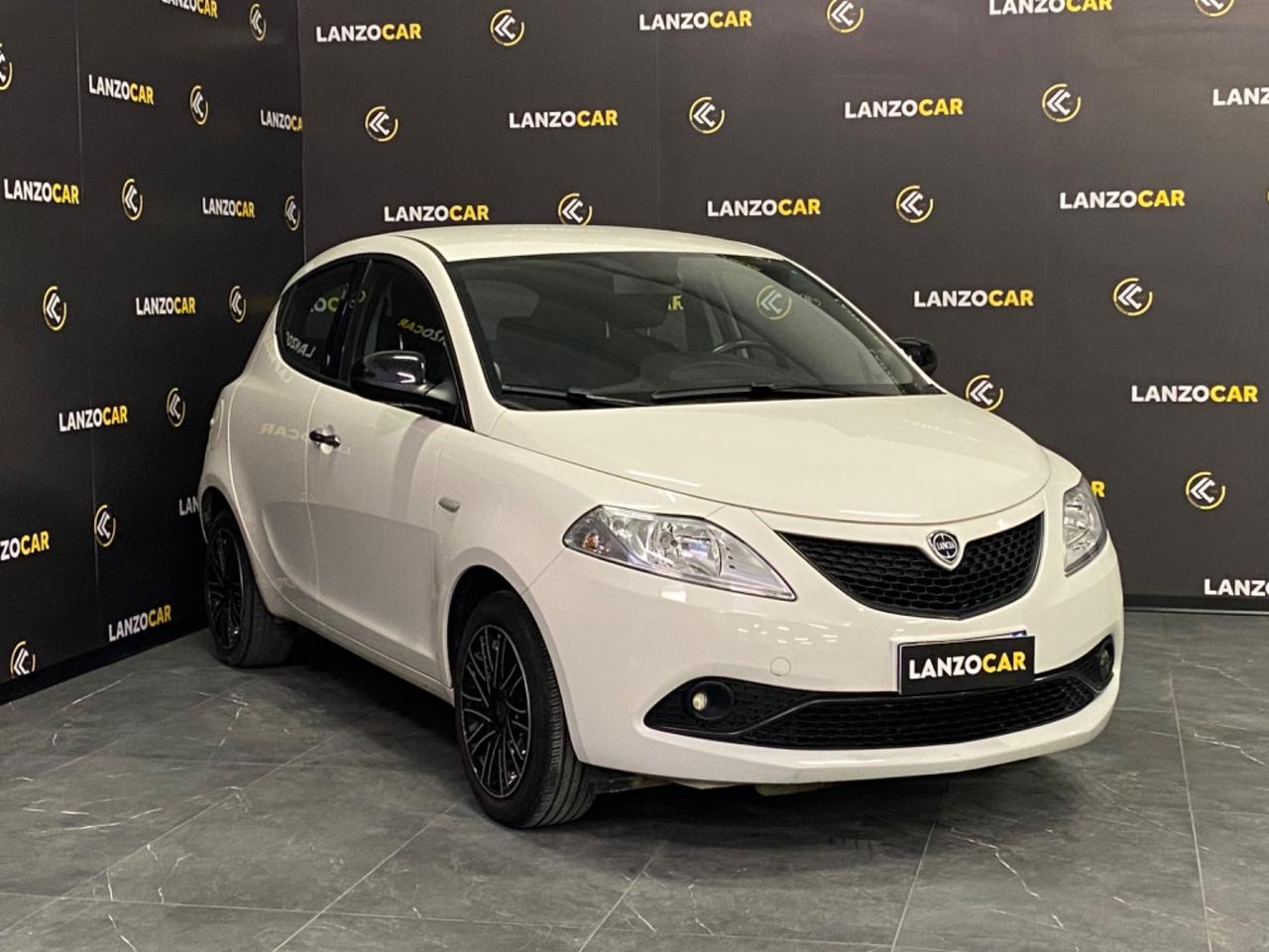 Lancia Ypsilon 1.0 *IBRIDA*GOLD*WHITE*