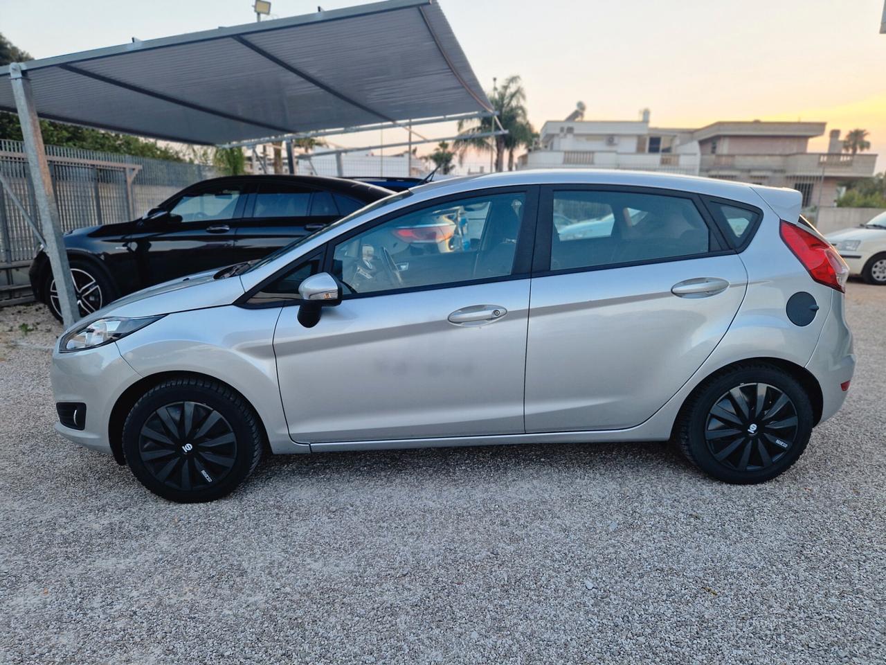 Ford Fiesta 1.5 TDCi 75CV 5 porte Black & White Edition