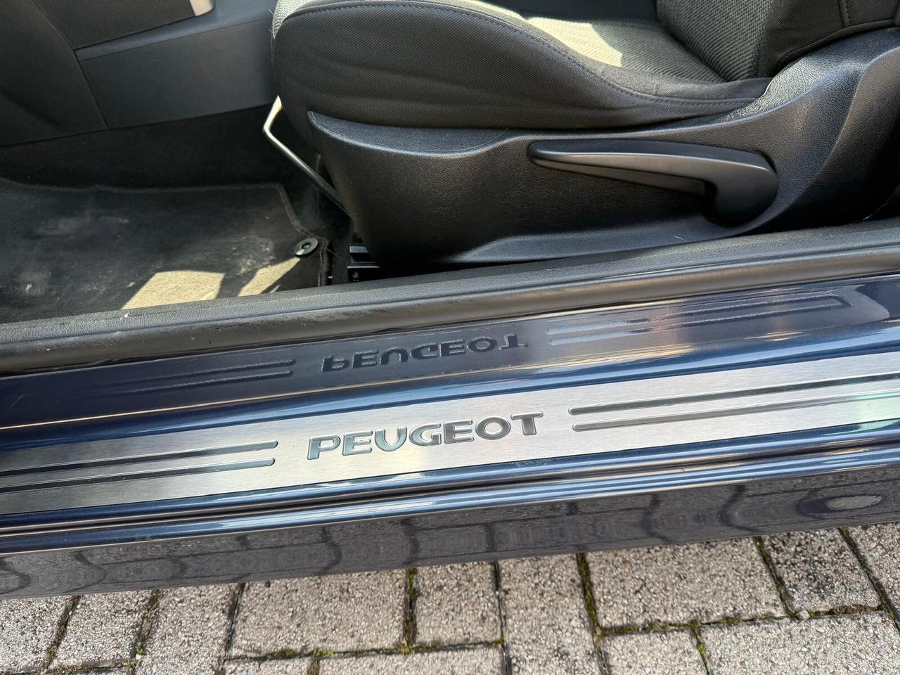 Peugeot 207 1.6 VTi 120CV CC Allure