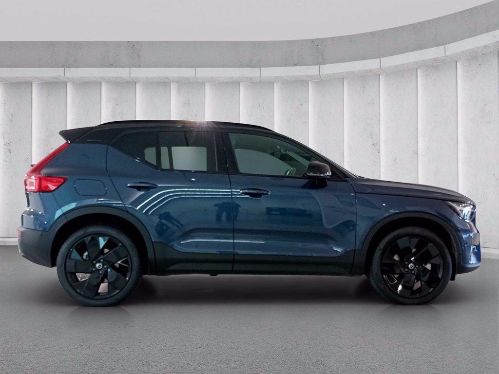 VOLVO XC40 2.0 b3 Ultra Black Edition auto del 2025