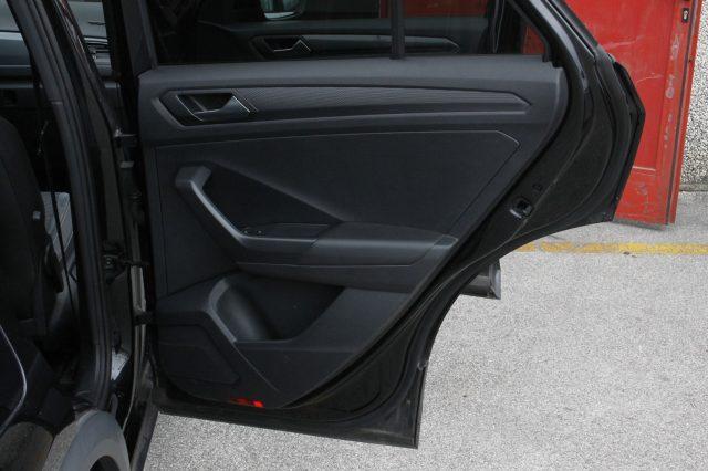 VOLKSWAGEN T-Roc 1.5 TSI ACT DSG R-LINE R LINE