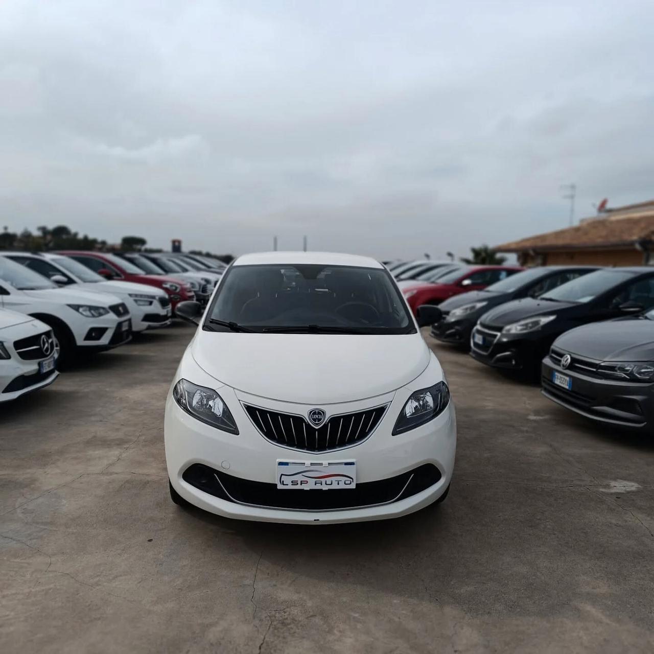 Lancia Ypsilon 1.0 S&S Hybrid Ecochic Silver IVA ESPOSTA