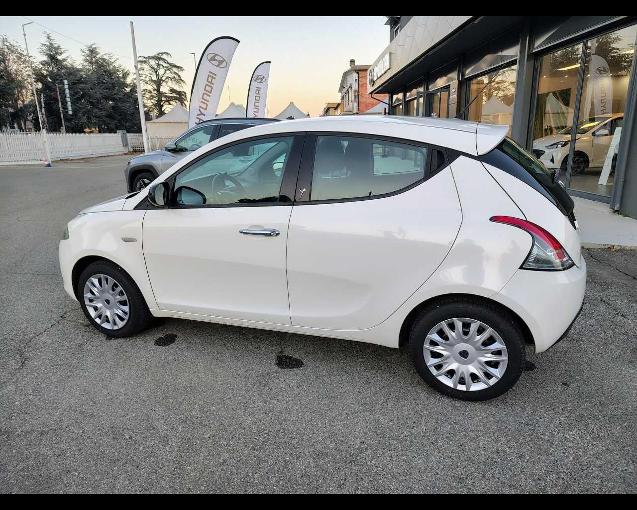 LANCIA Ypsilon III 2011 - Ypsilon 1.2 8v Gold 69cv