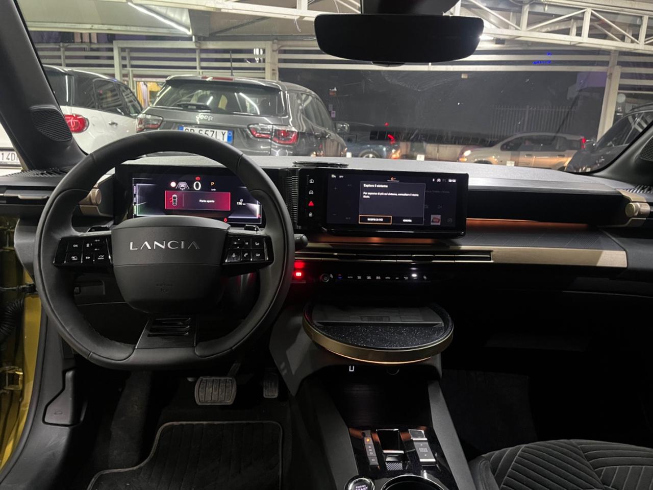 Lancia Ypsilon Hybrid e-DCT Edizione Cassina