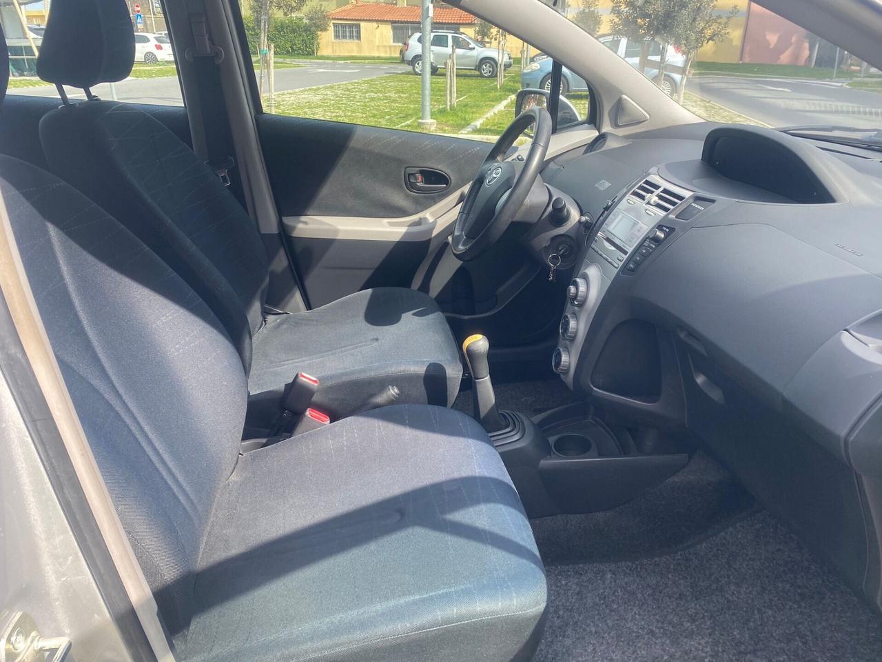 Toyota Yaris 1.0 5 porte Sol