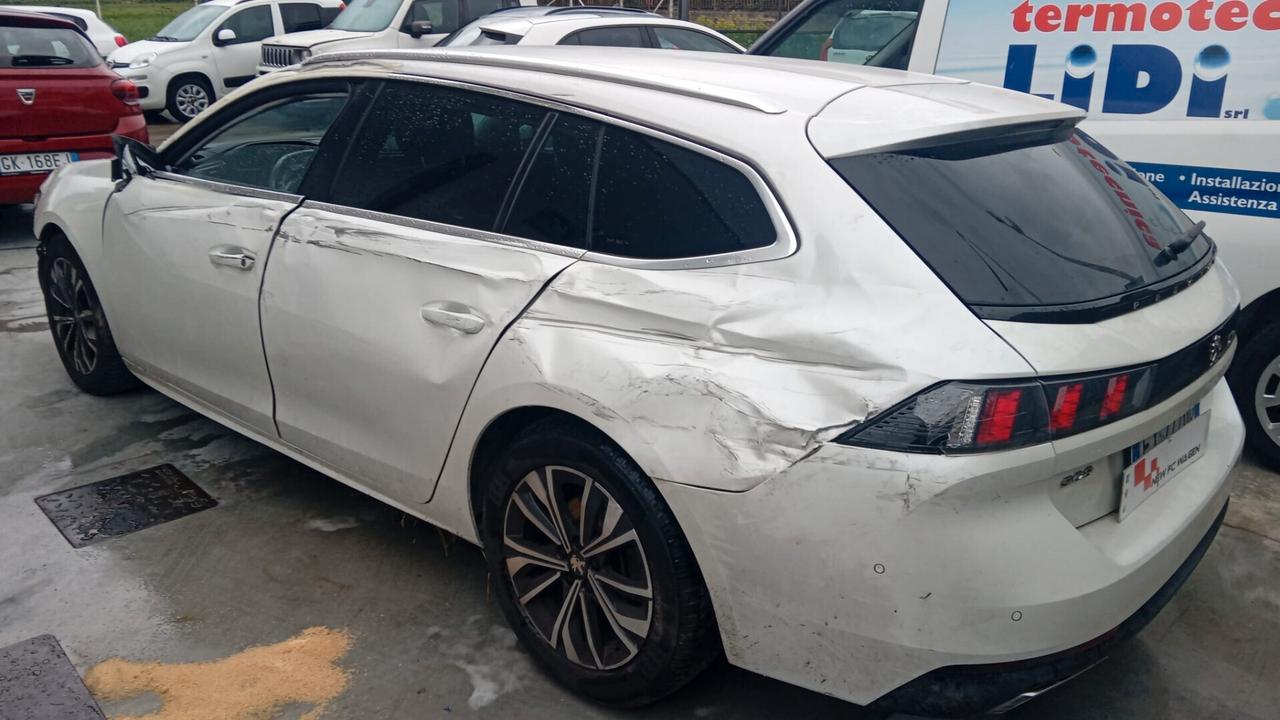 Peugeot 508 BlueHDi 130 Stop&Start EAT8 Allure SINISTRATA