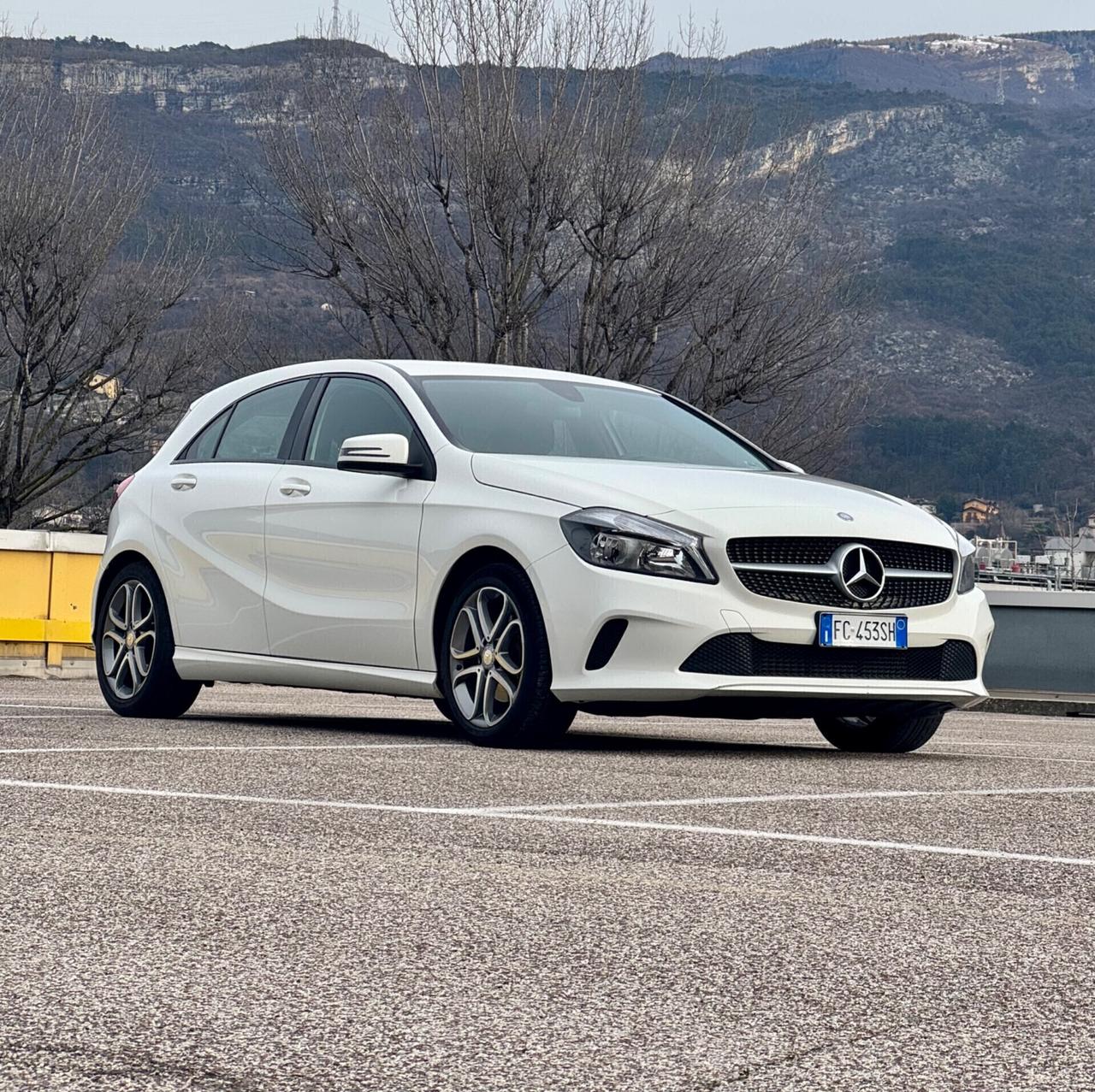 Mercedes-benz A 180 Premium SOLO 84.000km