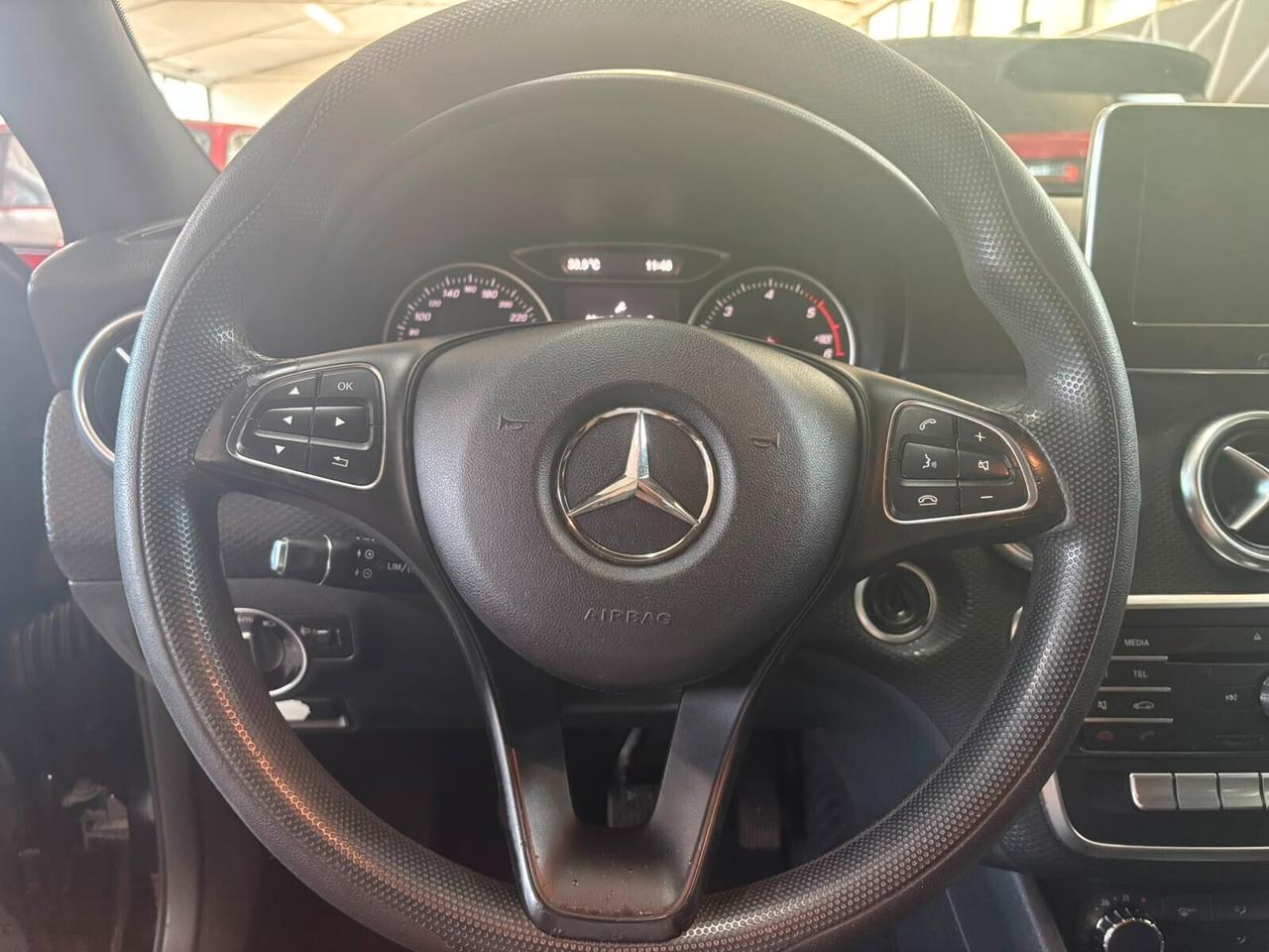 Mercedes-benz A 180 d Business