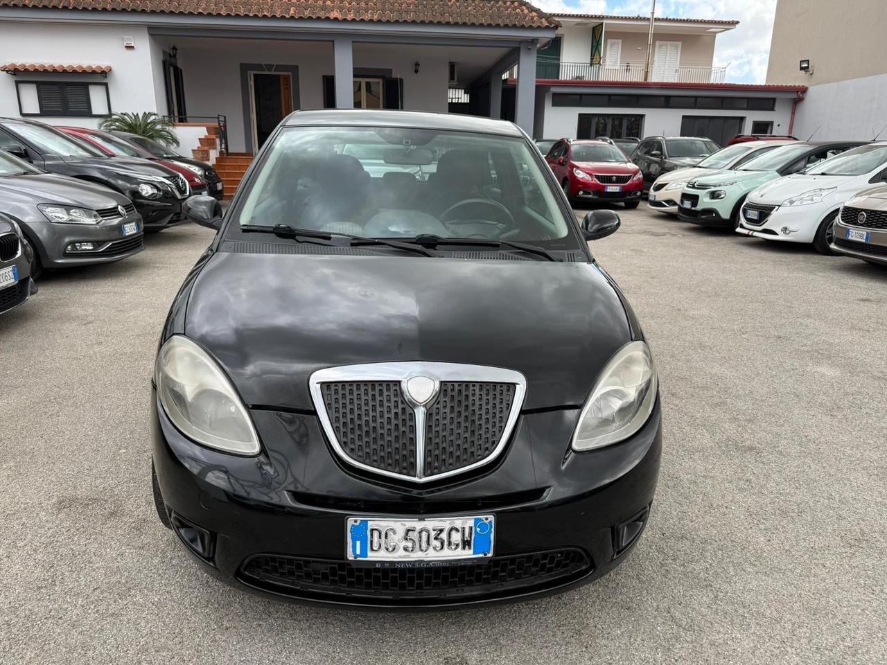 Lancia Ypsilon 1.3 MJT 90 CV Oro Bianco