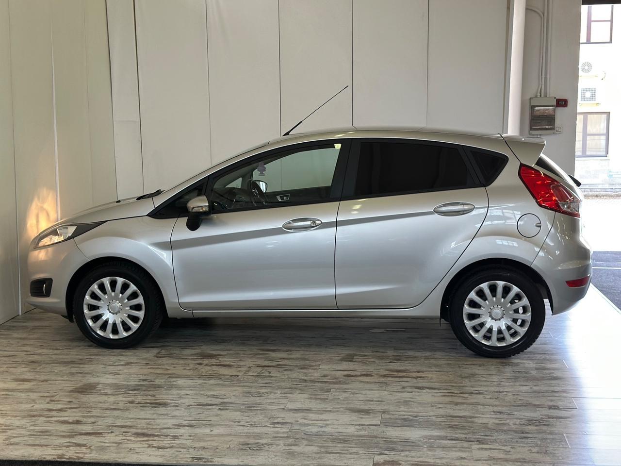 Ford Fiesta 1.4 5 porte Bz.- GPL Black & White Edition Ok Neopatentati