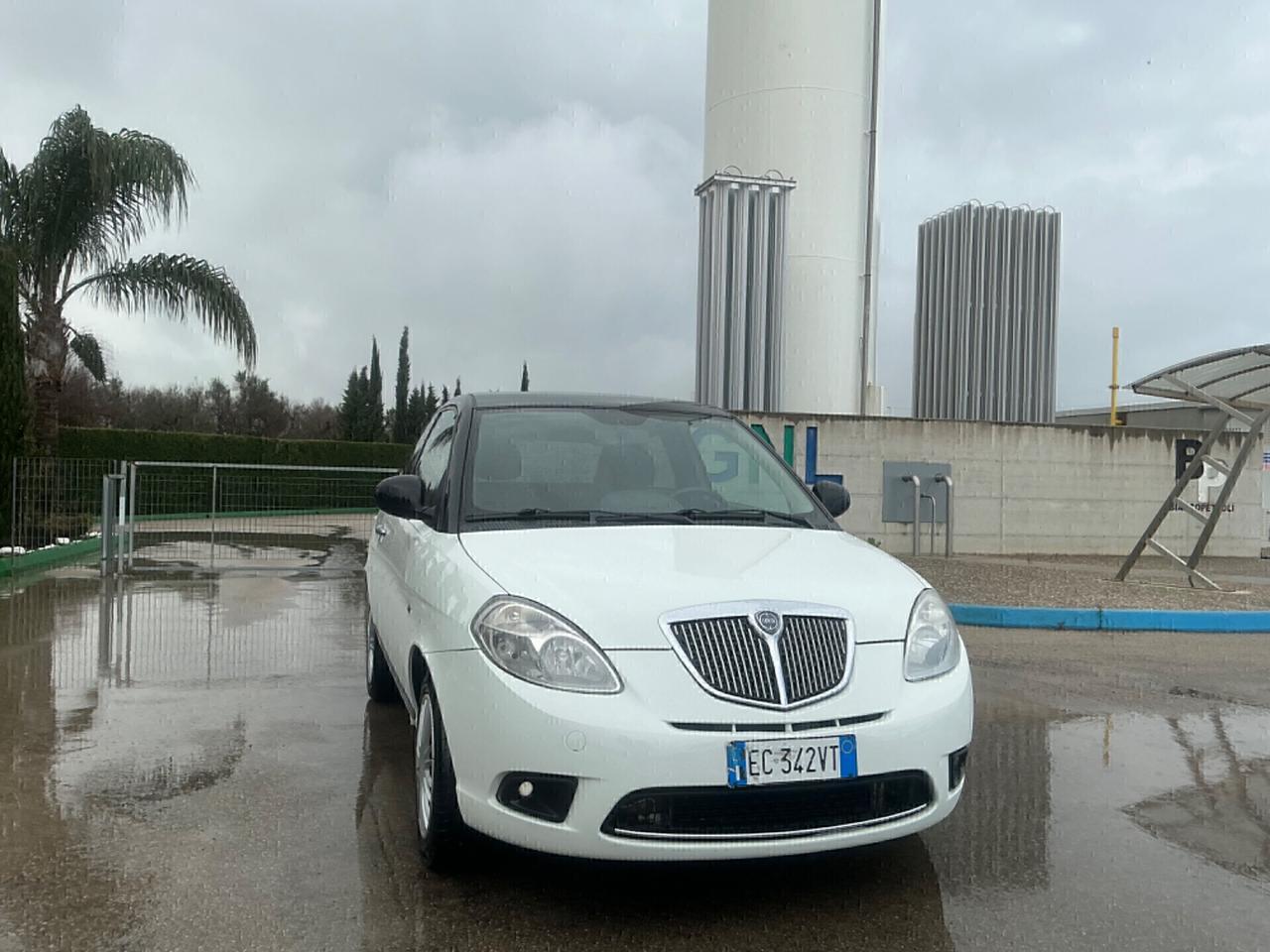 LANCIA YPSILON 1.2 BENZINA -2010