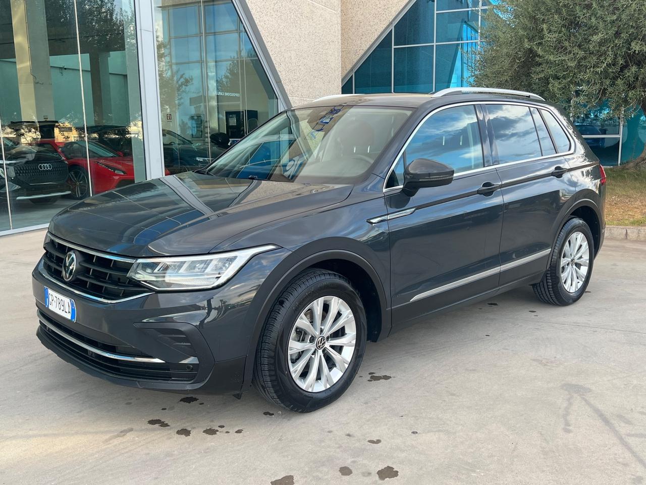 Volkswagen Tiguan 2.0 TDI 150 CV DSG Life - possibilità noleggio no scoring