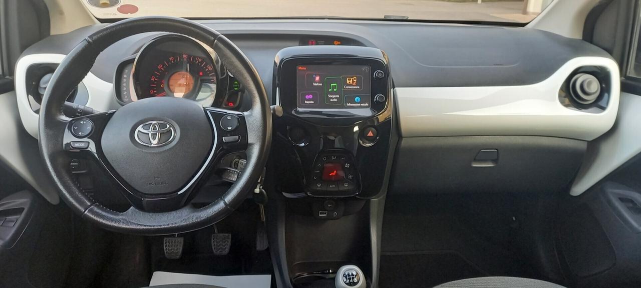 Toyota Aygo Benzina cc. 1.000 Mod. X-Play 5 Porte Utilizzabile anche per i Neopatentati SOLO 87.470 KM...!!!