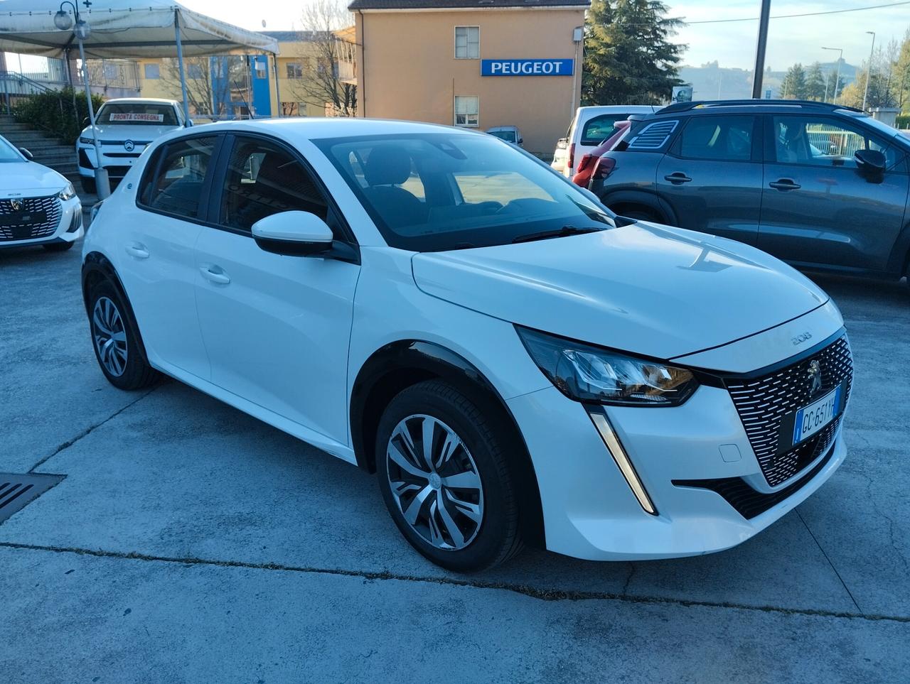 Peugeot 208 motore elettrico 136 CV 5 porte Active