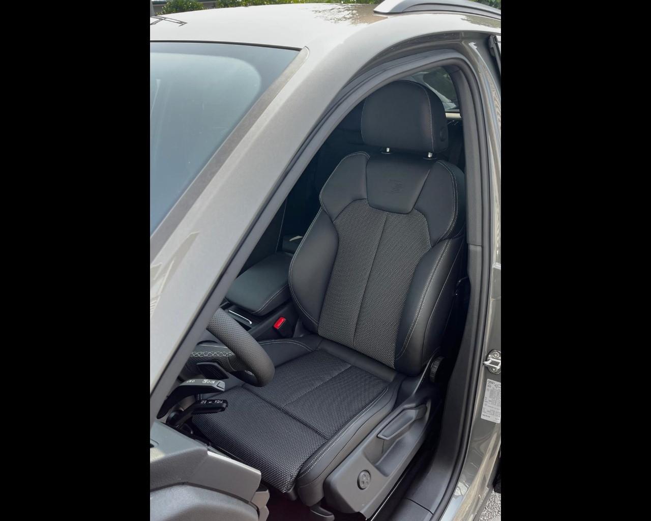 AUDI Audi Q5 Identity Black 40 TDI quattro 150(204) kW(CV) S tronic