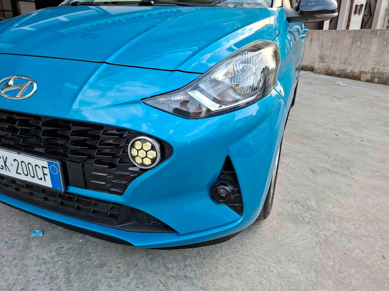 Hyundai i10 1.0 BENZINA - 2022 BICOLORE