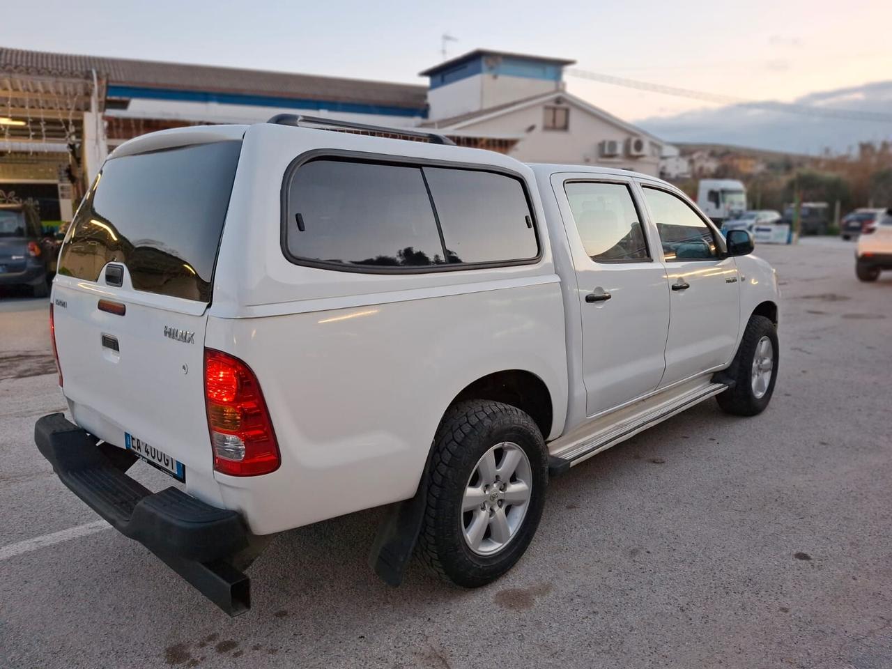 TOYOTA HILUX 2.5 D-4D 4WD DOPPIA CABINA