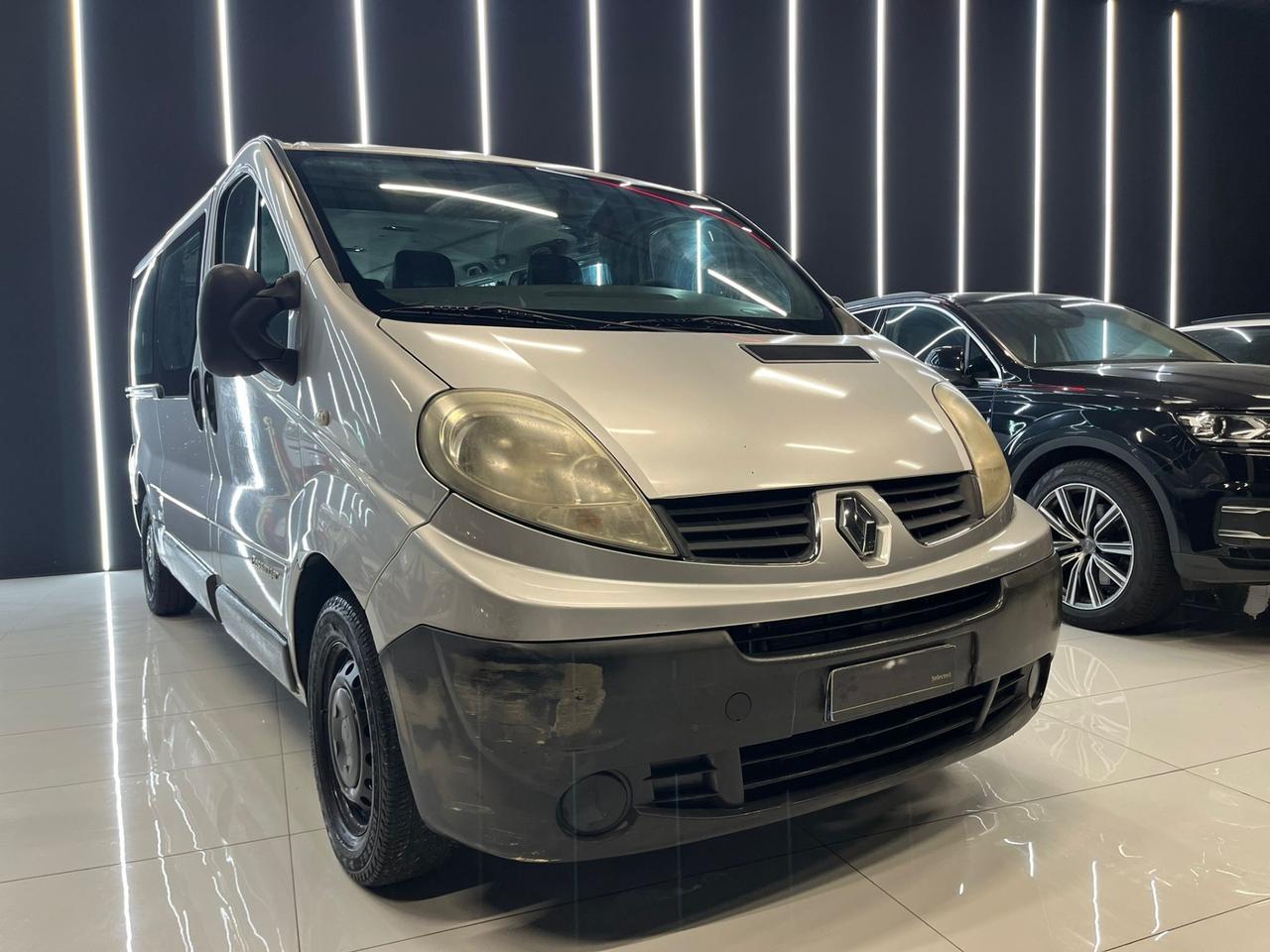 Renault Trafic T29 2.0 dCi/90 PL-TN Passenger Confort 9 POSTI