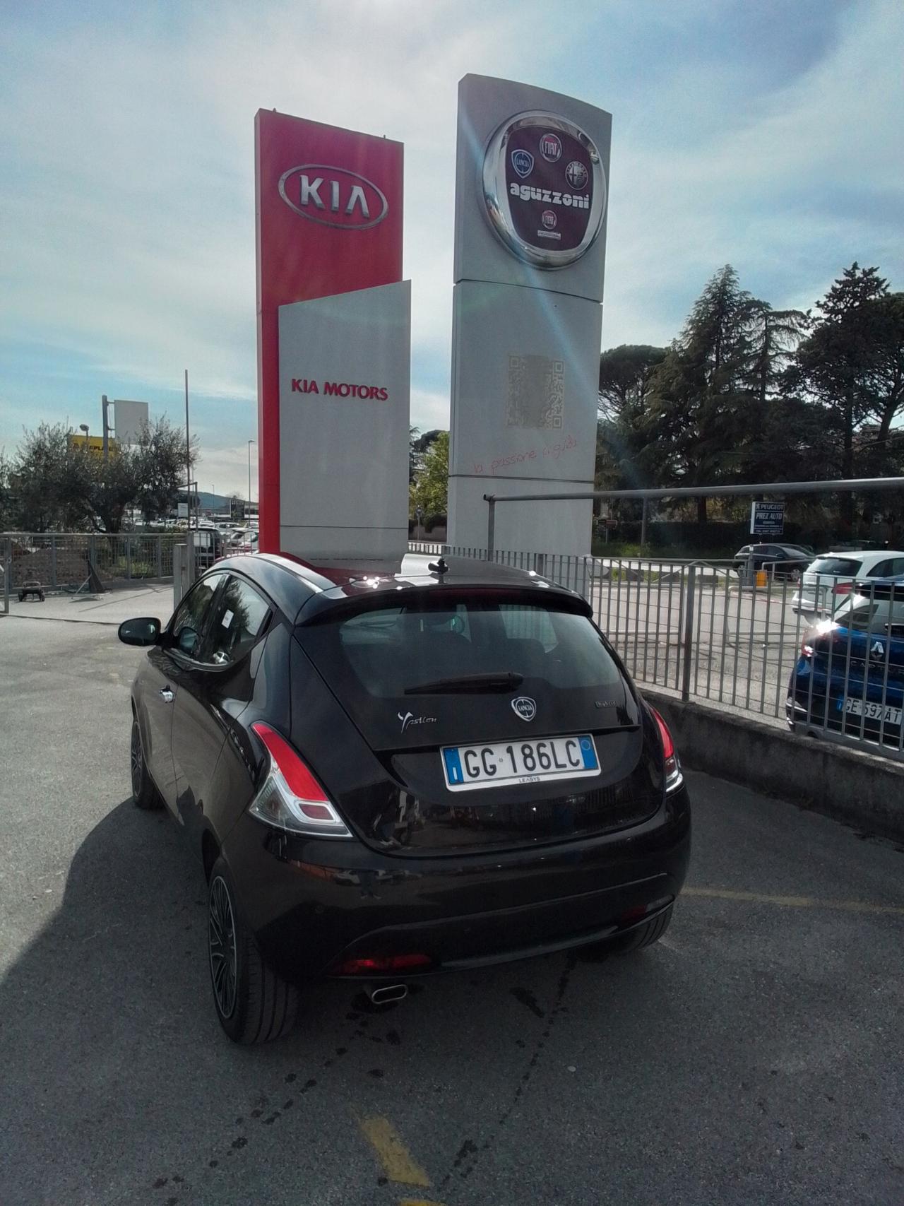 Lancia Ypsilon 1.0 FireFly 5 porte S&S Hybrid Ecochic Gold