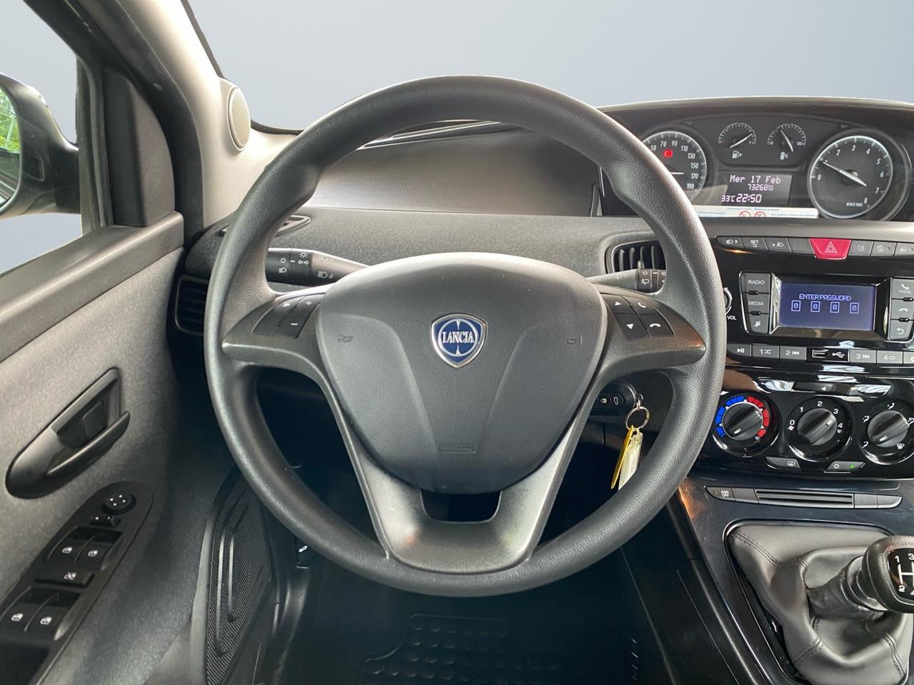 LANCIA Ypsilon III 2021 - Ypsilon 1.0 firefly hybrid Silver s&s 70cv 5p.ti