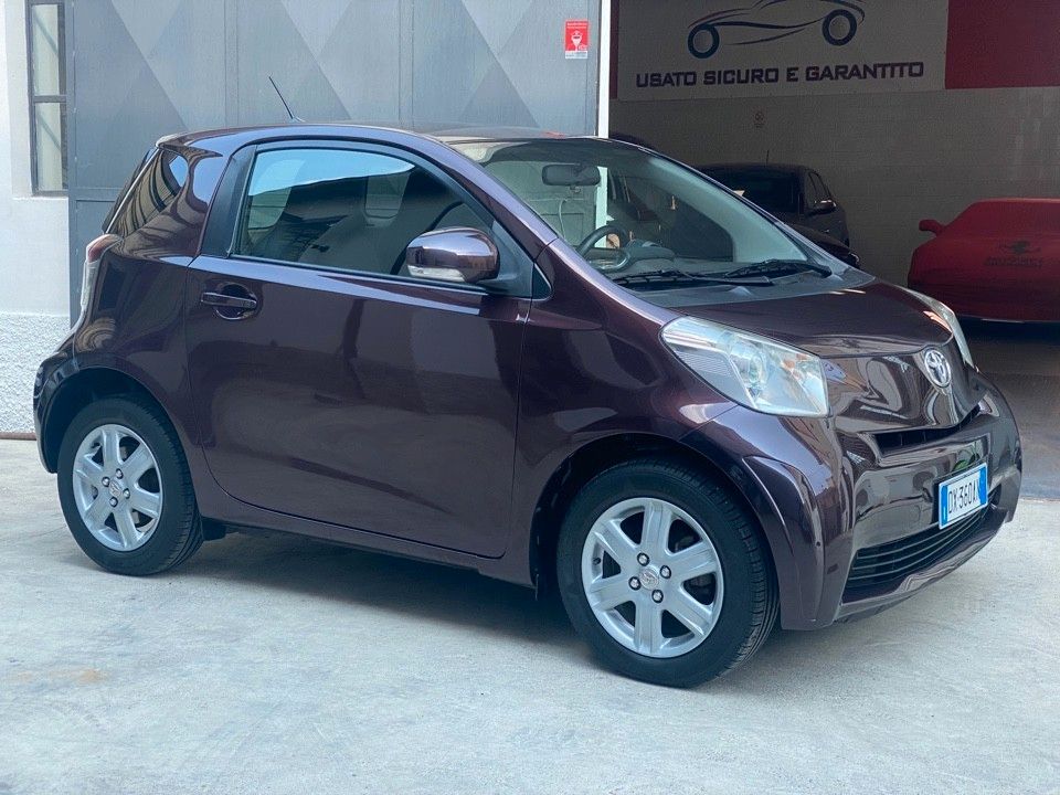 Toyota iQ 1.0 Automatica - Neopatentati