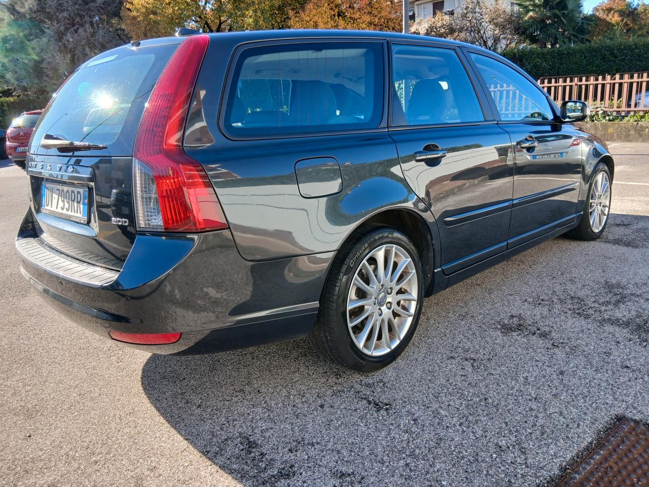 Volvo V50 2.0 D cat Momentum in pronta consegna