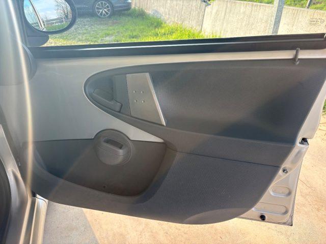 TOYOTA Aygo 1.0 12V VVT-i 5 porte OK NEOPATENTATI 5 PORTE