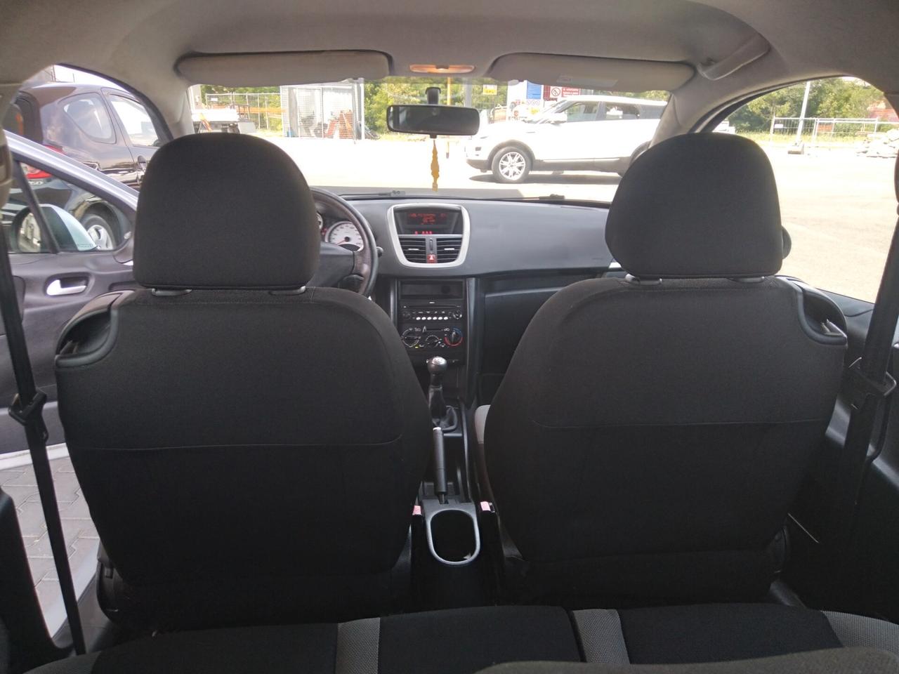Peugeot 207 1.4 8V 75CV 3p. X Line x neopatentati
