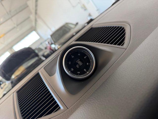 PORSCHE Macan 2.0 //TOTAL BLACK//21//