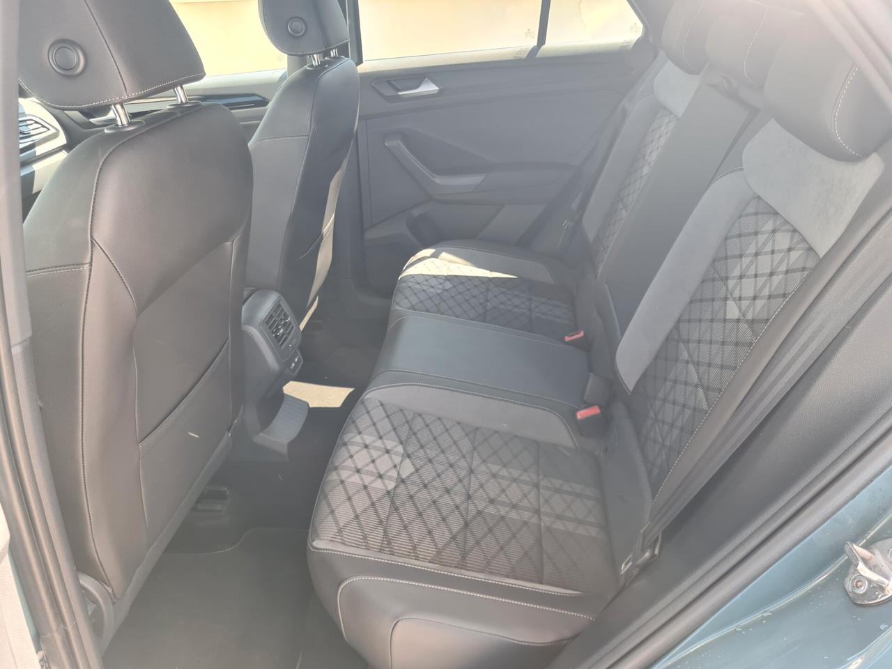 Volkswagen T-Roc 2.0 TDI SCR 150 CV DSG 4MOTION R-Line