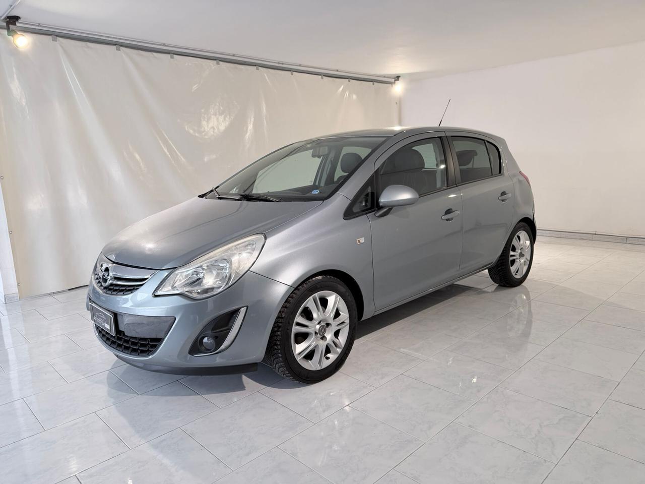 OPEL CORSA 2012 GPL CASA MADRE X NEOPATENTATI