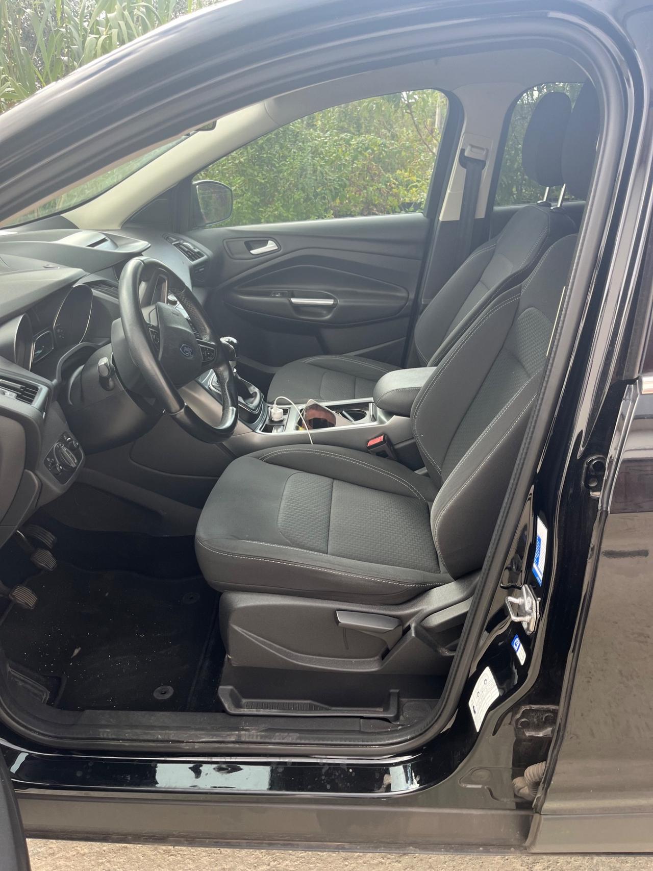 Ford Kuga 1.5 TDCI 120 CV S&S 2WD ST-Line