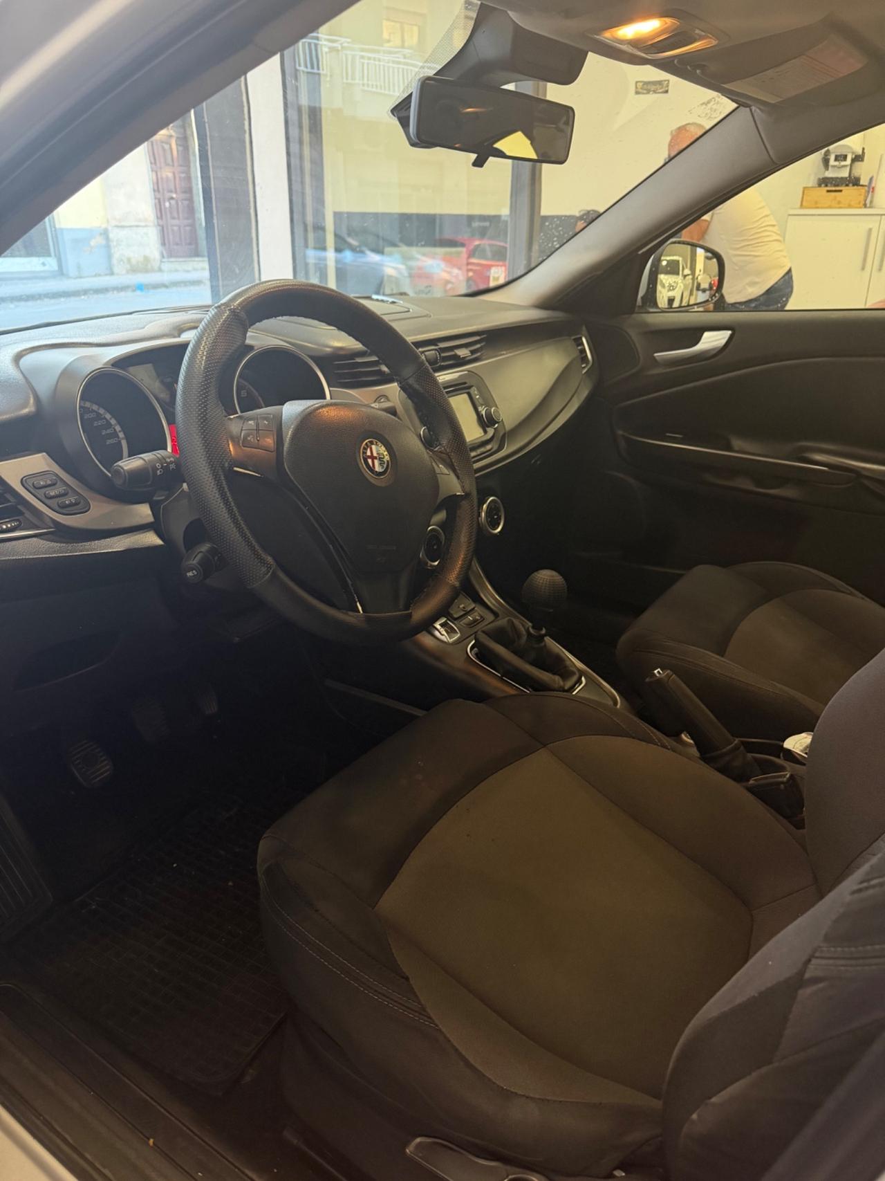 Alfa Romeo Giulietta 1.6 JTDm-2 105 CV Exclusive