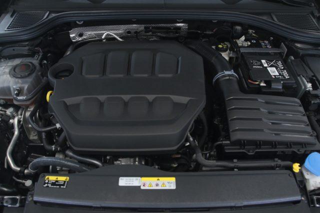 VOLKSWAGEN Golf GTI 2.0 TSI GTI DSG Black Style plus